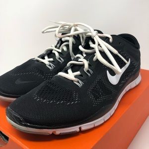 Nike Free TR Fit 5.0 Women Sz 9.5 Athletic Shoes